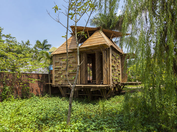 Top 10 những ngôi nhà kỳ lạ nhất Việt Nam (2019). Kiến trúc nhà ở sử dụng nguồn vật liệu từ tre sẵn có phù hợp với khí hậu Việt Nam